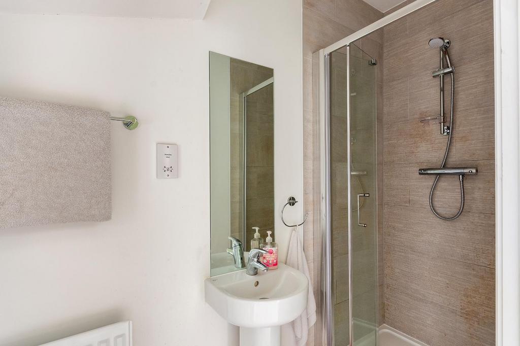4 M4 DBR - Shower Room B.jpg