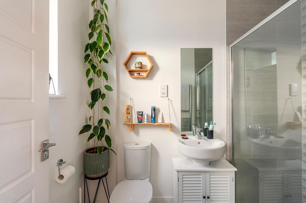 4 M4 DBR - Ensuite B.jpg