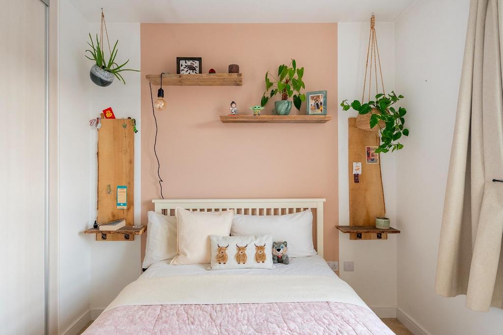 4 M4 DBR - Bedroom L.jpg