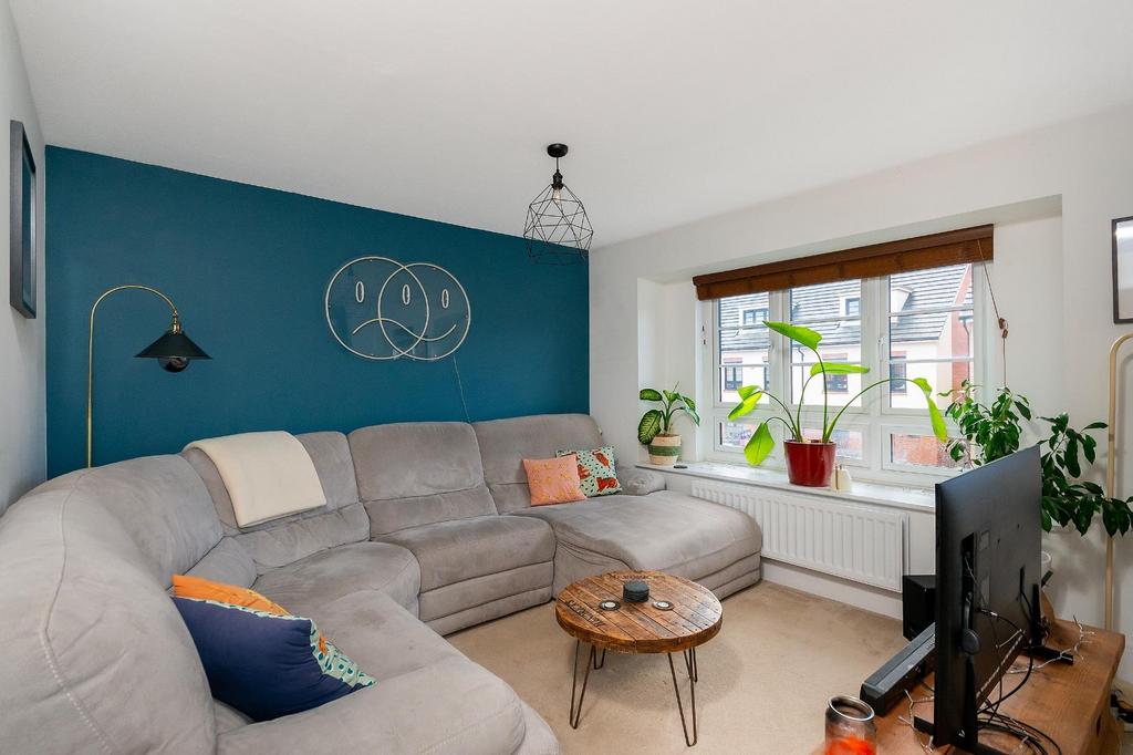 4 M4 DBR - Living Room E.jpg