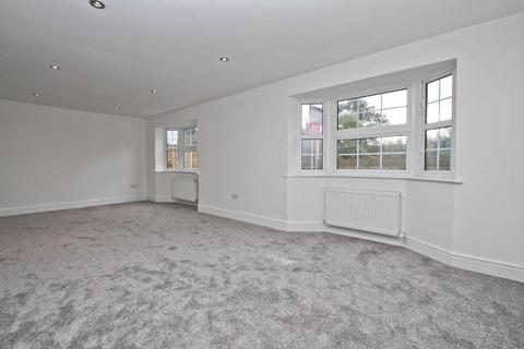 2 bedroom terraced house to rent, Ducks Hill Road, Northwood HA6