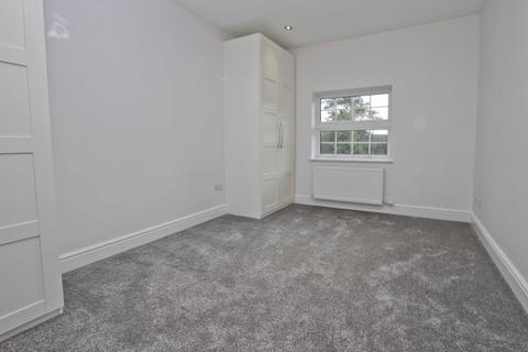 2 bedroom terraced house to rent, Ducks Hill Road, Northwood HA6