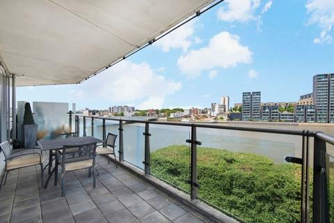 3 bedroom flat to rent, Juniper Drive, Wandsworth, SW18