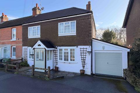 3 bedroom semi-detached house to rent, Wickham, PO17