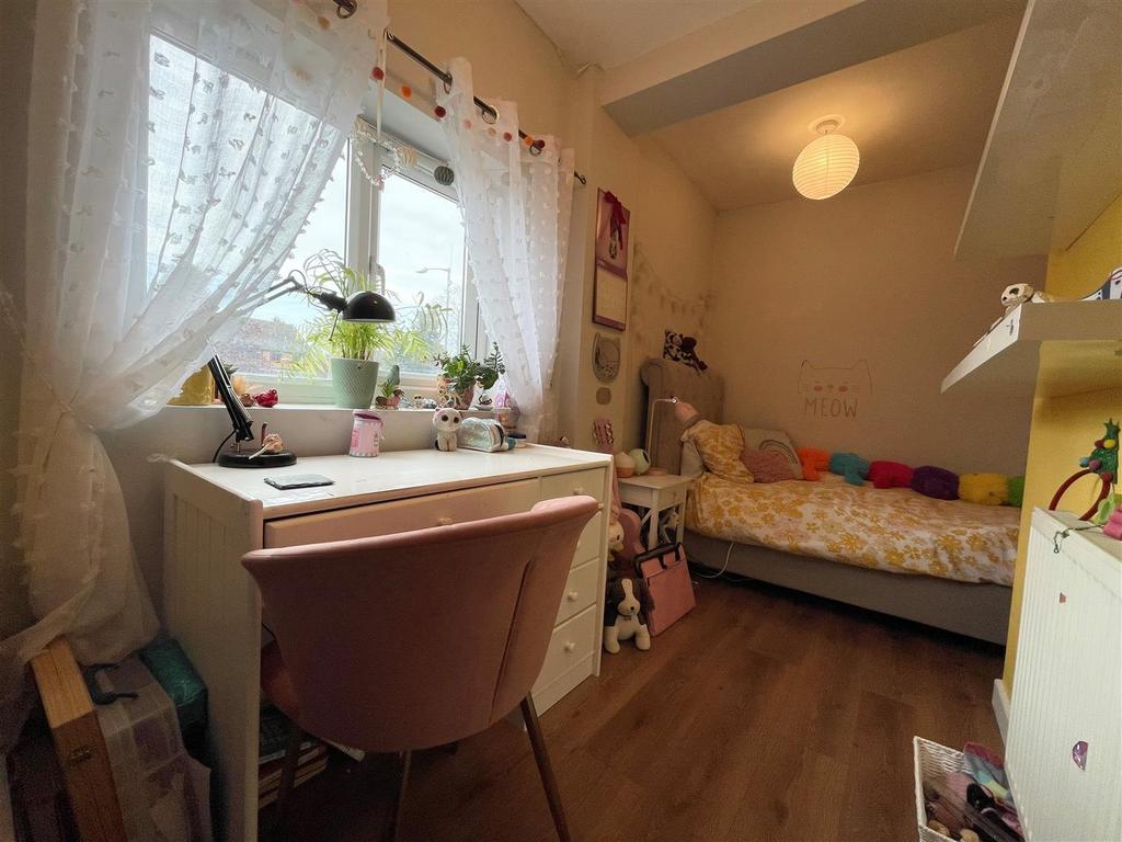 Bedroom 4 x2.jpg