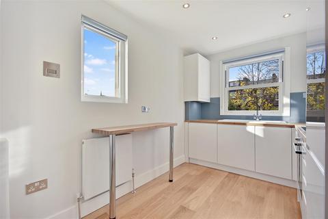 2 bedroom flat to rent, Applegarth Road, Brook Green, London W14