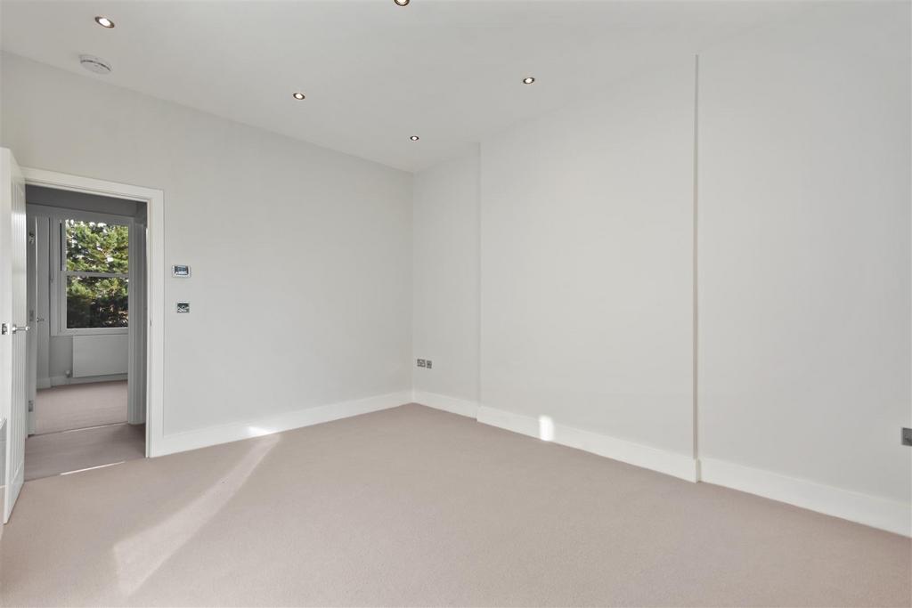 FBL - Applegarth Road - Reception C3 (1).JPG