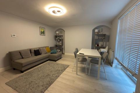 1 bedroom apartment to rent, Oakley Square, London