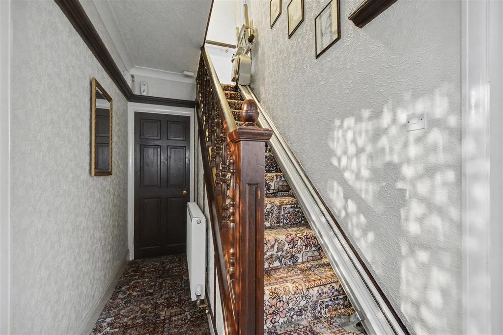 Entrance Hall 1.jpeg