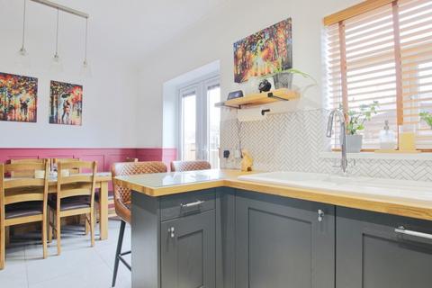 4 bedroom end of terrace house for sale, Beck Lane, Keyingham, Hull, HU12 9RG