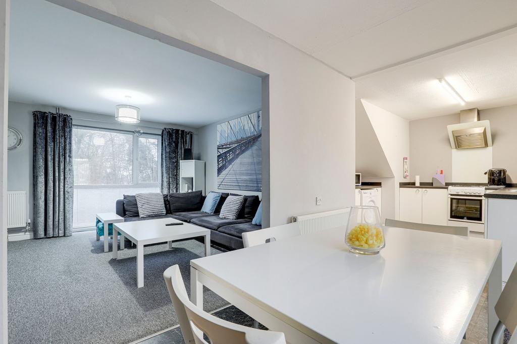 House in Nottingham, Crabtree Farm Estate, Cinderhill - View 3
