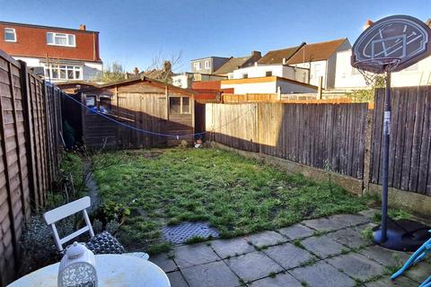 3 bedroom terraced house for sale, Aberdeen Road, Wealdstone, Harrow