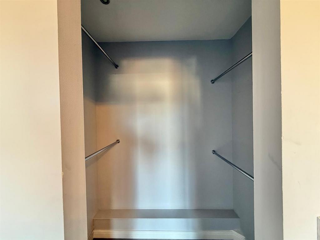 Wardrobe.jpg