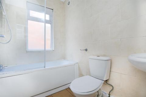 2 bedroom flat to rent, Cartington Terrace, Heaton, NE6