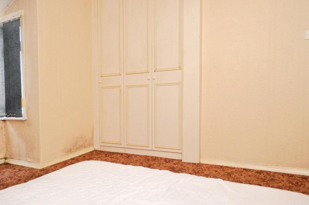 4492b88e-Bed 201..JPG