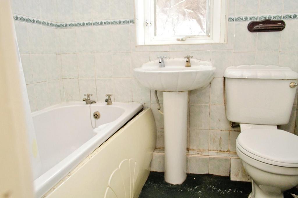10a9f448-Bathroom.JPG