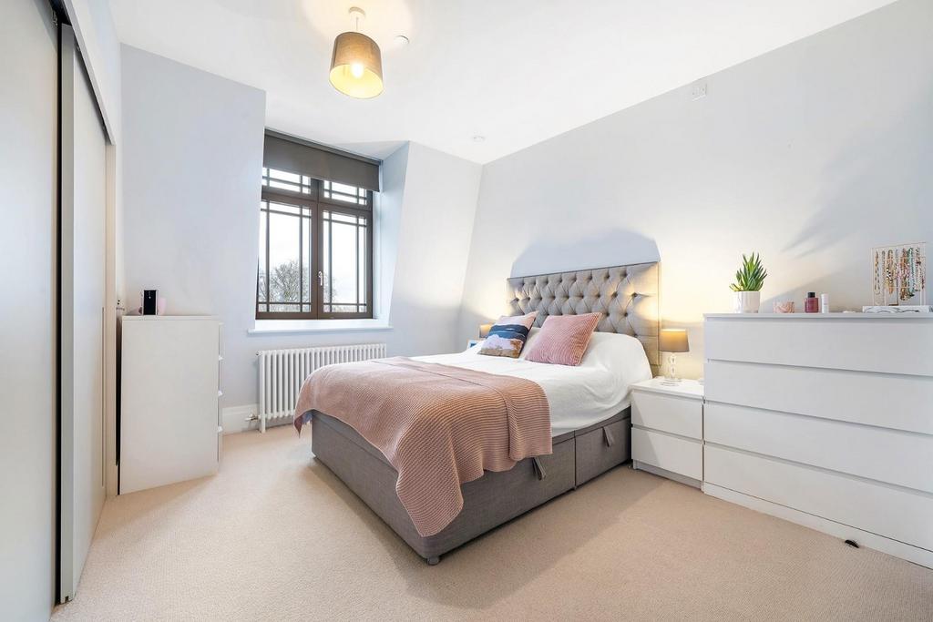 Prinicpal Bedroom (1).JPG