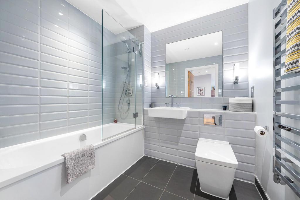 Bathroom.JPG