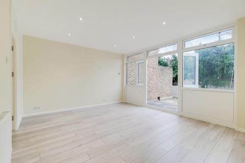 undefined, Arnal Crescent, London SW18