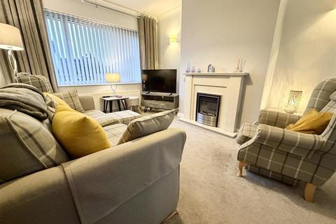 3 bedroom semi-detached house for sale, Goodwood Avenue, Kippax, Leeds