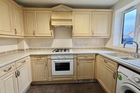 2 bedroom semi-detached house to rent, Rawthey Avenue, Didcot