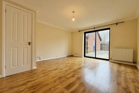 2 bedroom semi-detached house to rent, Rawthey Avenue, Didcot