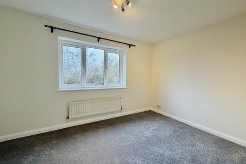 2 bedroom semi-detached house to rent, Rawthey Avenue, Didcot