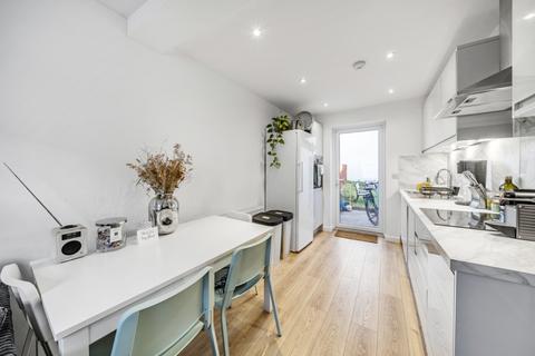 3 bedroom house to rent, Lendal Terrace, London, SW4