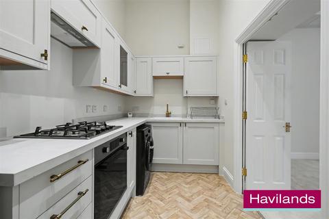 2 bedroom flat for sale, Penrose House, Newsholme Drive, London