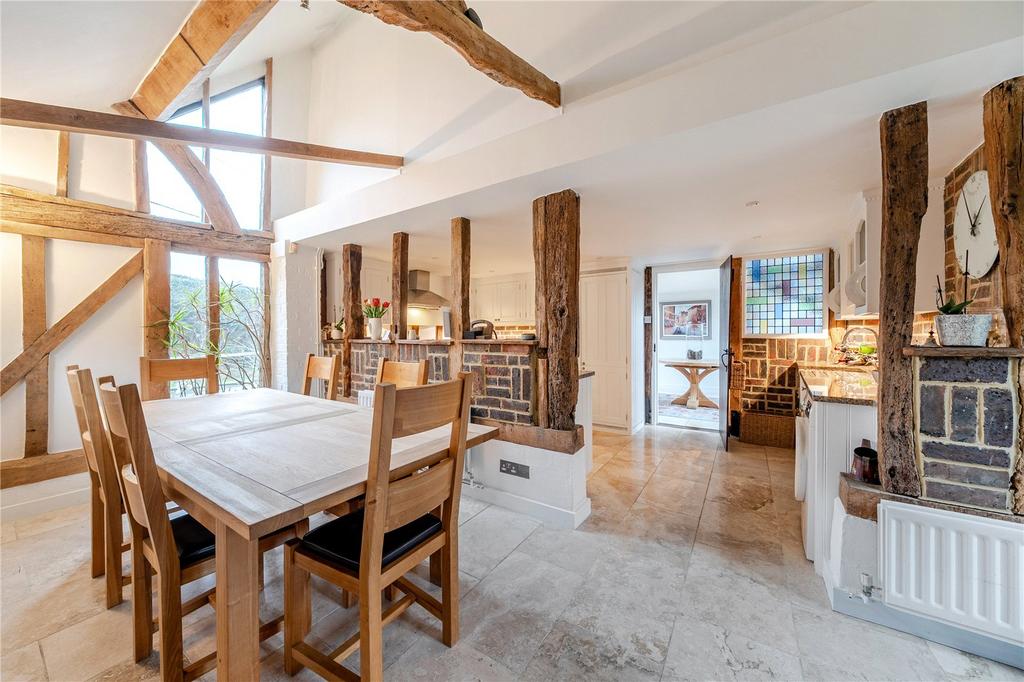 Kitchen/Dining Area