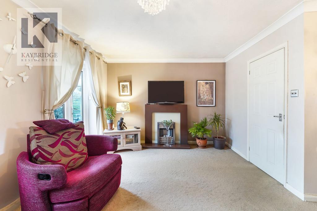 Alsom Avenue, Worcester Park - KT4 7 EG
