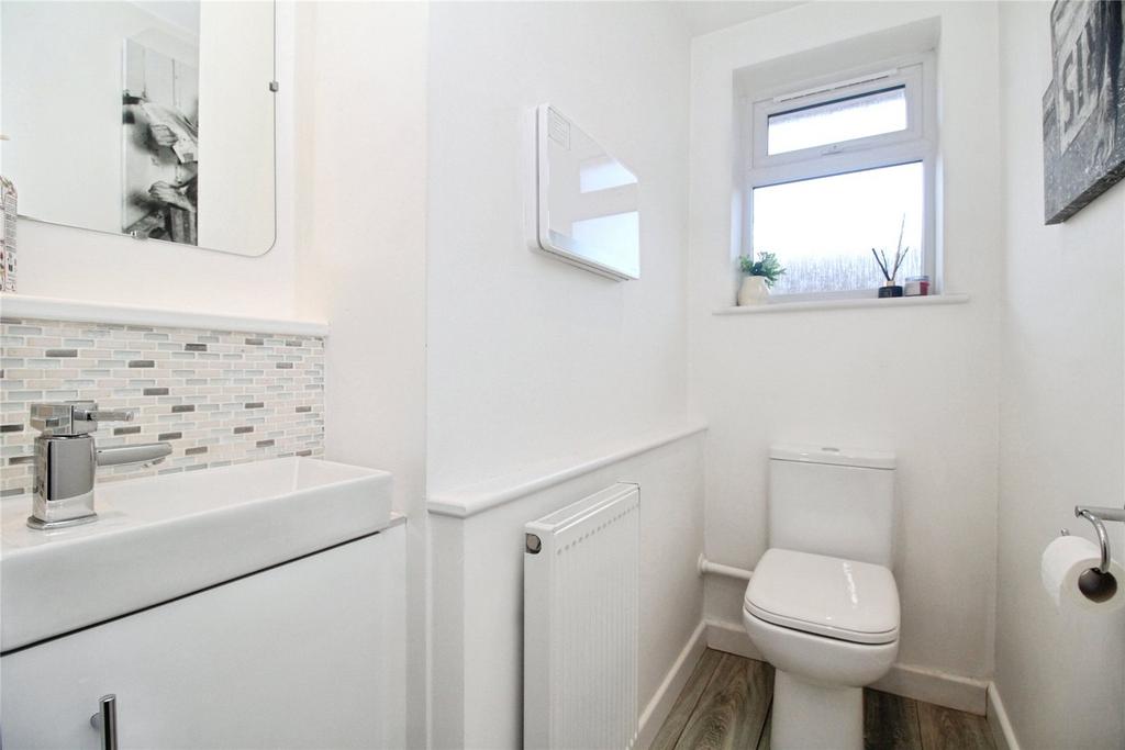 Cloakroom/Wc