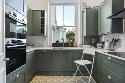 3 bedroom flat to rent, Chichester House, Chichester Terrace, BN2