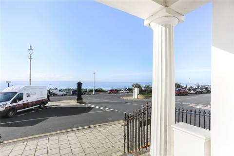 3 bedroom flat to rent, Chichester House, Chichester Terrace, BN2