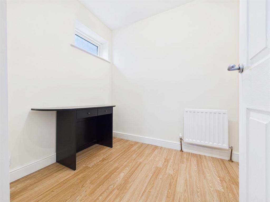 CAM02655 G0-PR0441-STILL014 alt.jpg