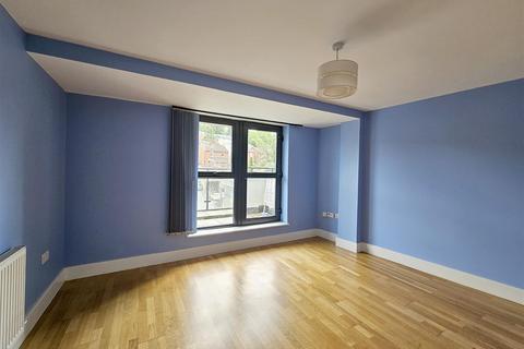 1 bedroom flat for sale, Croydon Road, Caterham