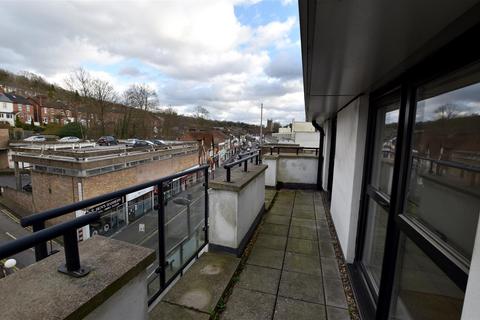 1 bedroom flat for sale, Croydon Road, Caterham