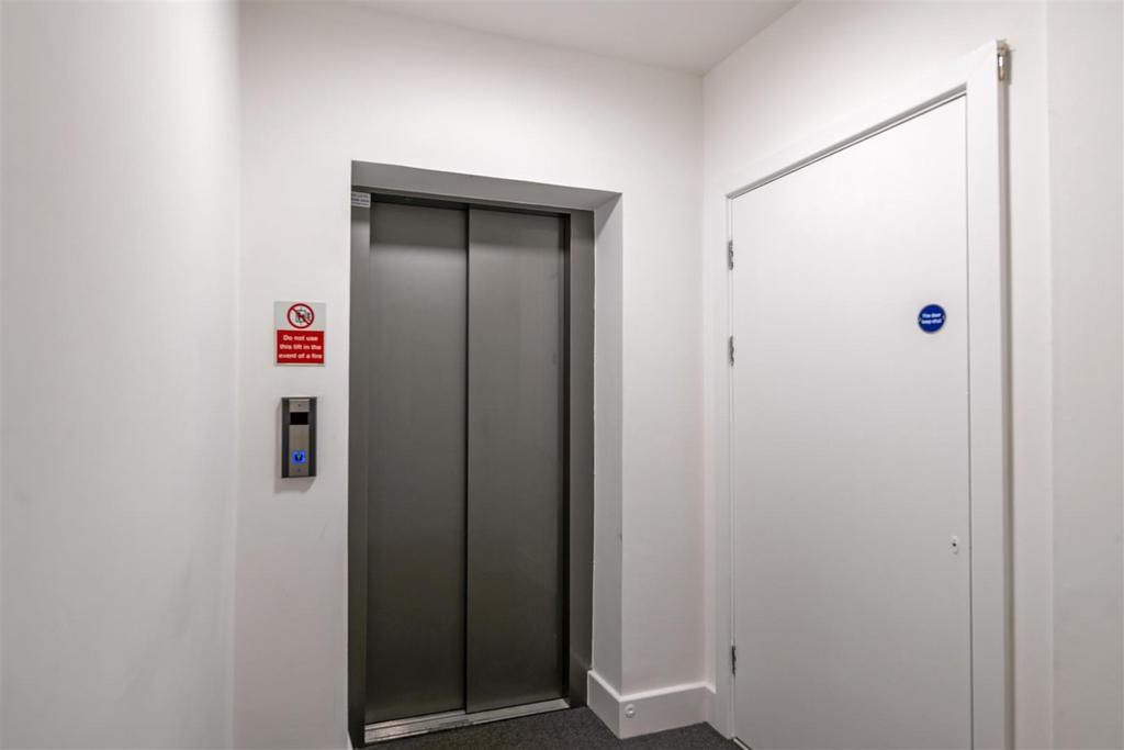 Flat 14 Avante communal.jpg