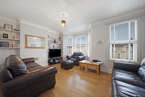2 bedroom flat for sale, Elgin Road, Ilford IG3