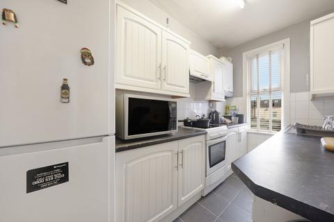 2 bedroom flat for sale, Elgin Road, Ilford IG3