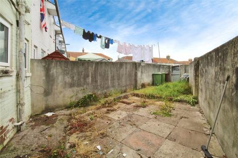 2 bedroom terraced house to rent, Archway Avenue, Devon PL4