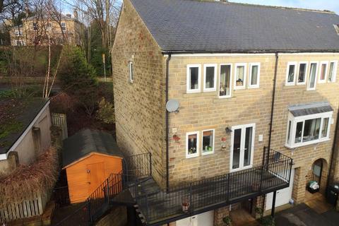 undefined, Buckstones Close, Holywell Green HX4