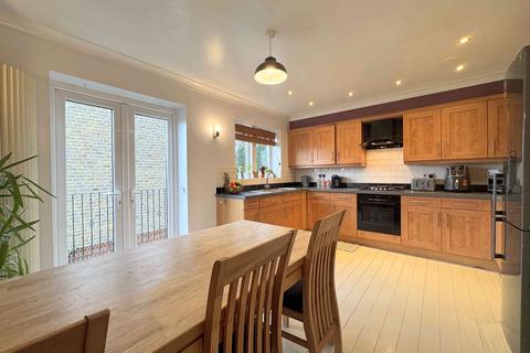 undefined, Buckstones Close, Holywell Green HX4