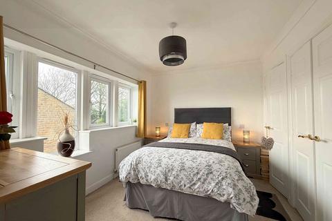 undefined, Buckstones Close, Holywell Green HX4