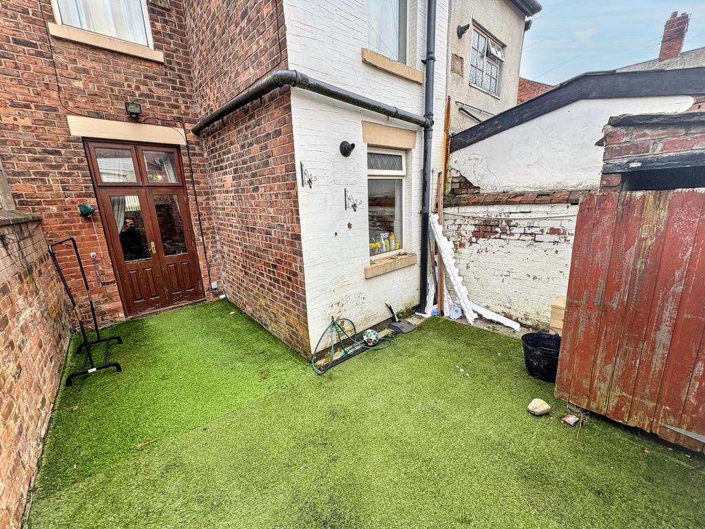 3 Hanbury Street
