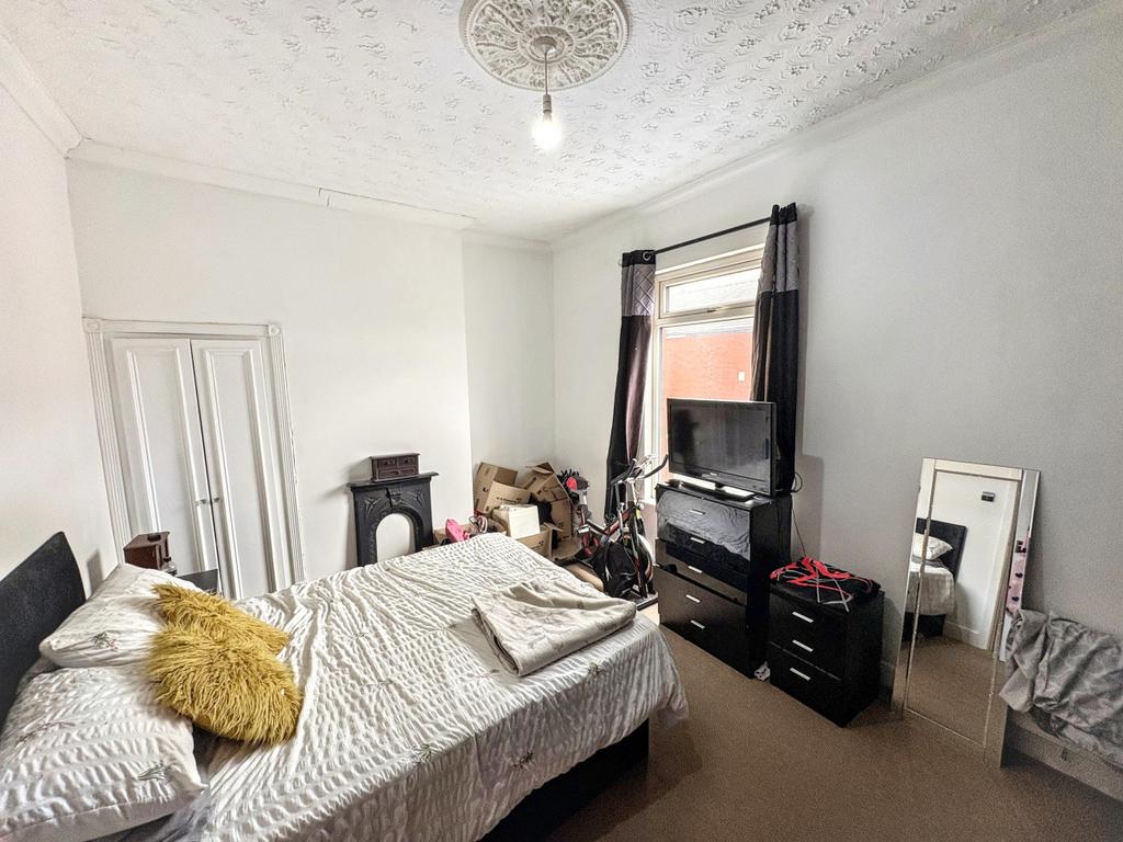 3 Hanbury Street