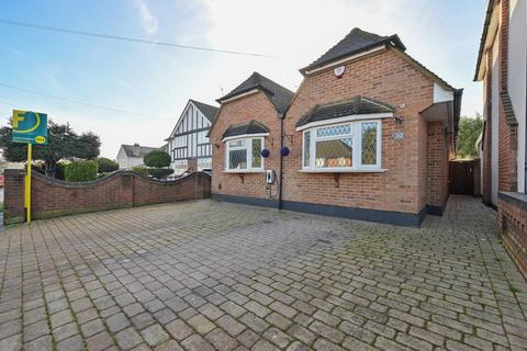4 bedroom detached house for sale, Bucknalls Lane, Watford, Garston, WD25
