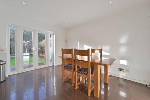 4 bedroom detached house for sale, Bucknalls Lane, Watford, Garston, WD25