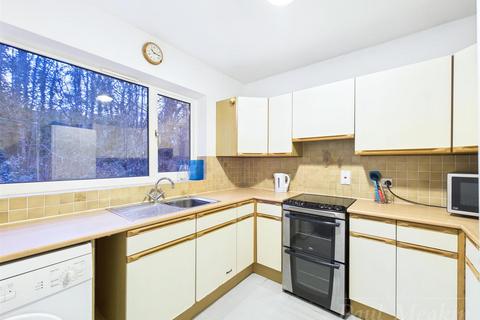 2 bedroom maisonette for sale, Gregory Court, Dale Road, Purley