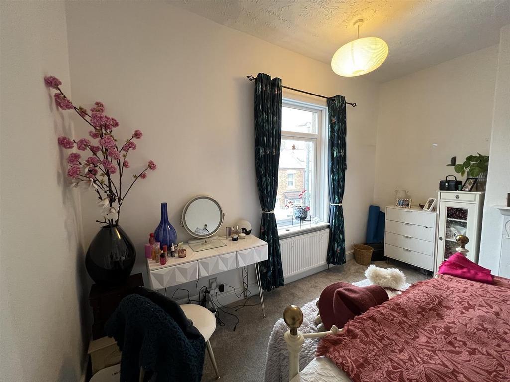 BEDROOM .jpg